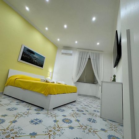 Dimora Poseidon Apartment เนเปิลส์ ภายนอก รูปภาพ
