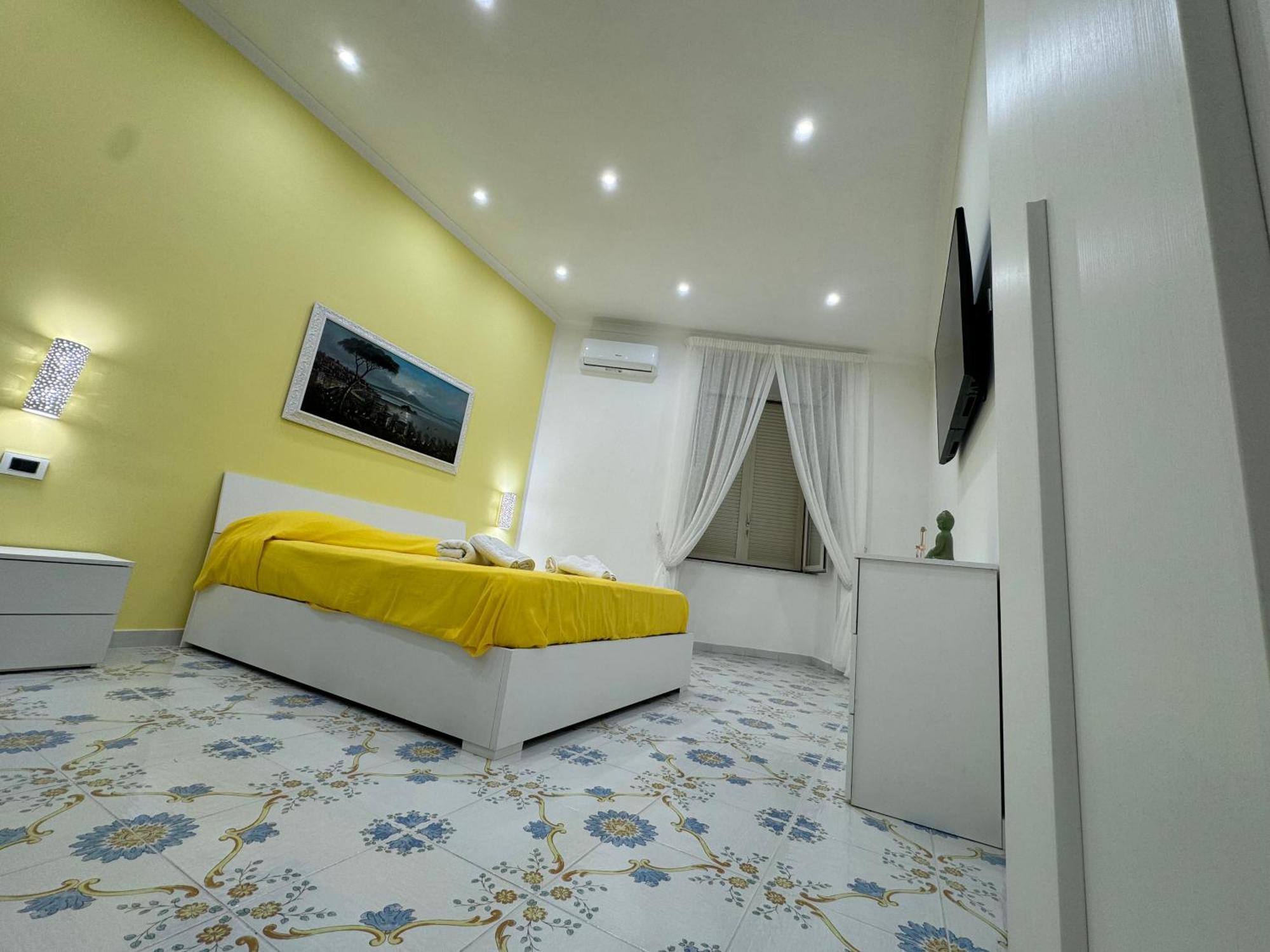 Dimora Poseidon Apartment เนเปิลส์ ภายนอก รูปภาพ